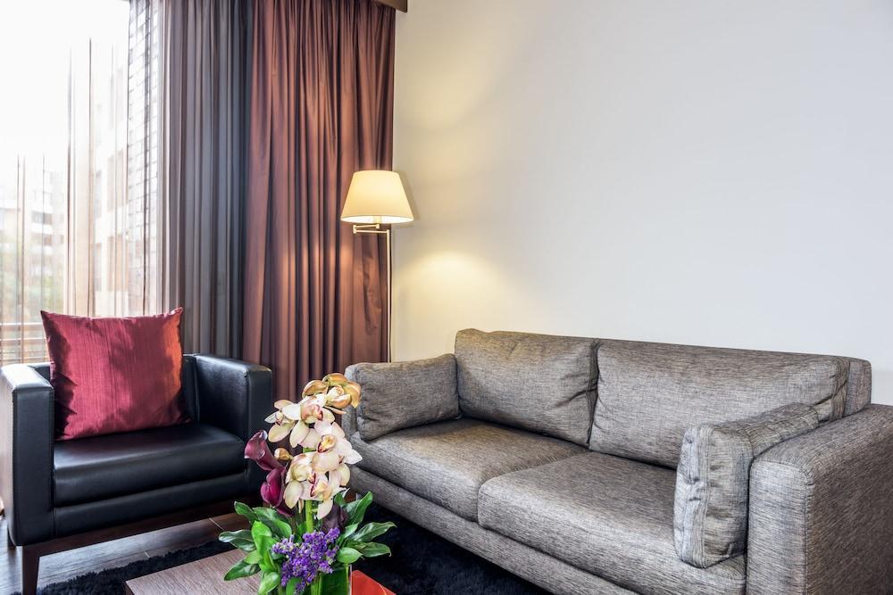 Nh Collection Bogota Andino Royal Hotel Exterior photo A living room in a hotel